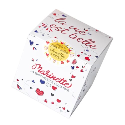 merci pour cette chouette année ! Bien sûr ! Voici votre texte révisé avec l'ajout de « biscuit personnalisé » : Une pile de biscuits en forme de cœur, étiquetés « merci pour cette chouette année ! », constitue un charmant biscuit personnalisé et un cadeau attentionné de « merci maîtresse » – parfait pour exprimer sa gratitude à son professeur en fin d'année.