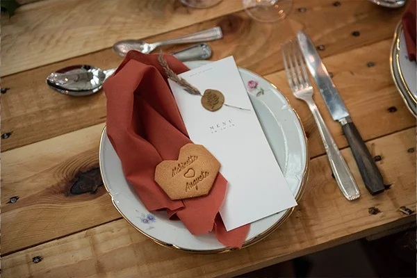 Cadeau invité mariage : biscuits personnalisés